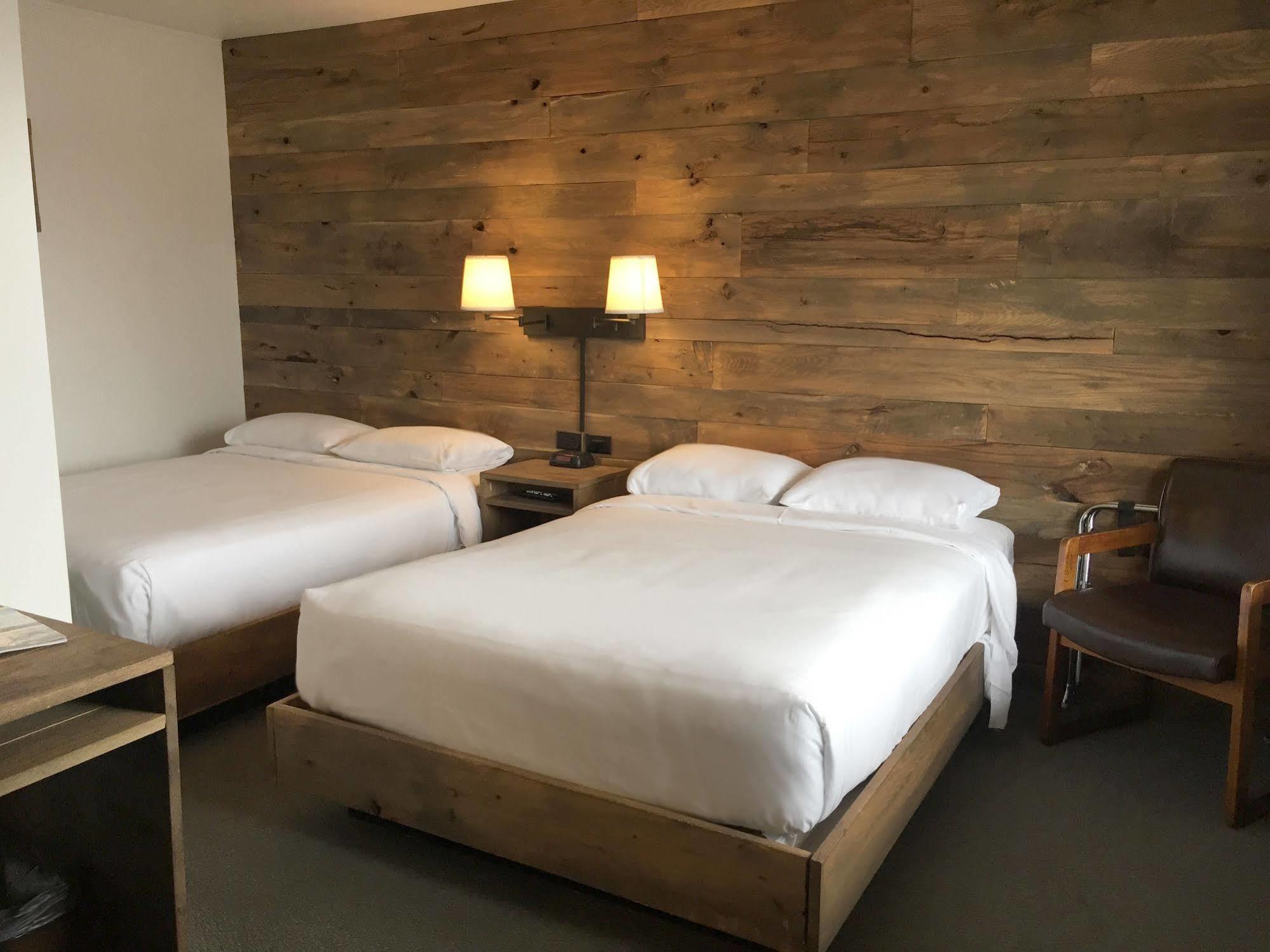 Aqua Aire Inn & Suites Миноккуа Экстерьер фото