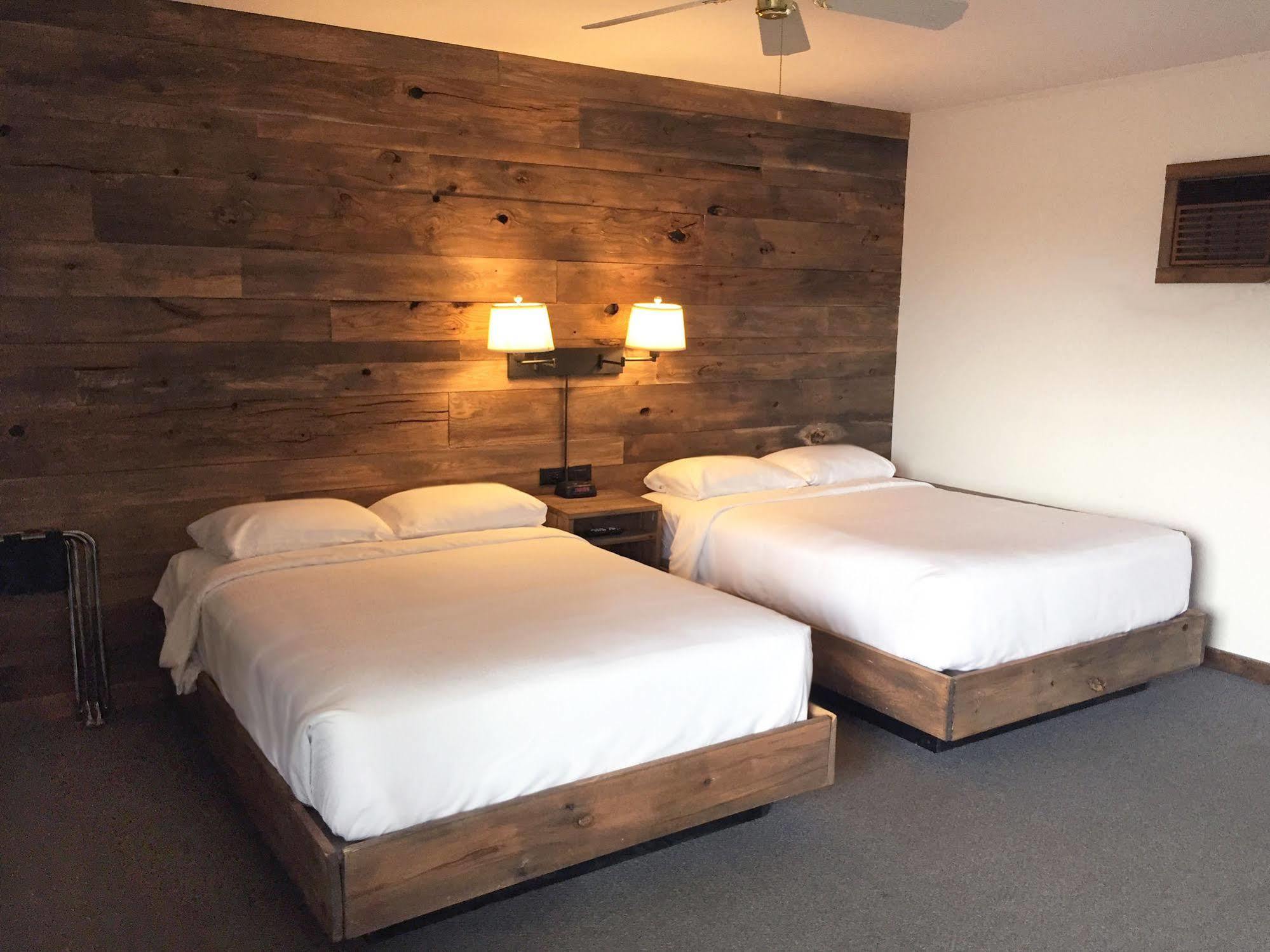 Aqua Aire Inn & Suites Миноккуа Экстерьер фото